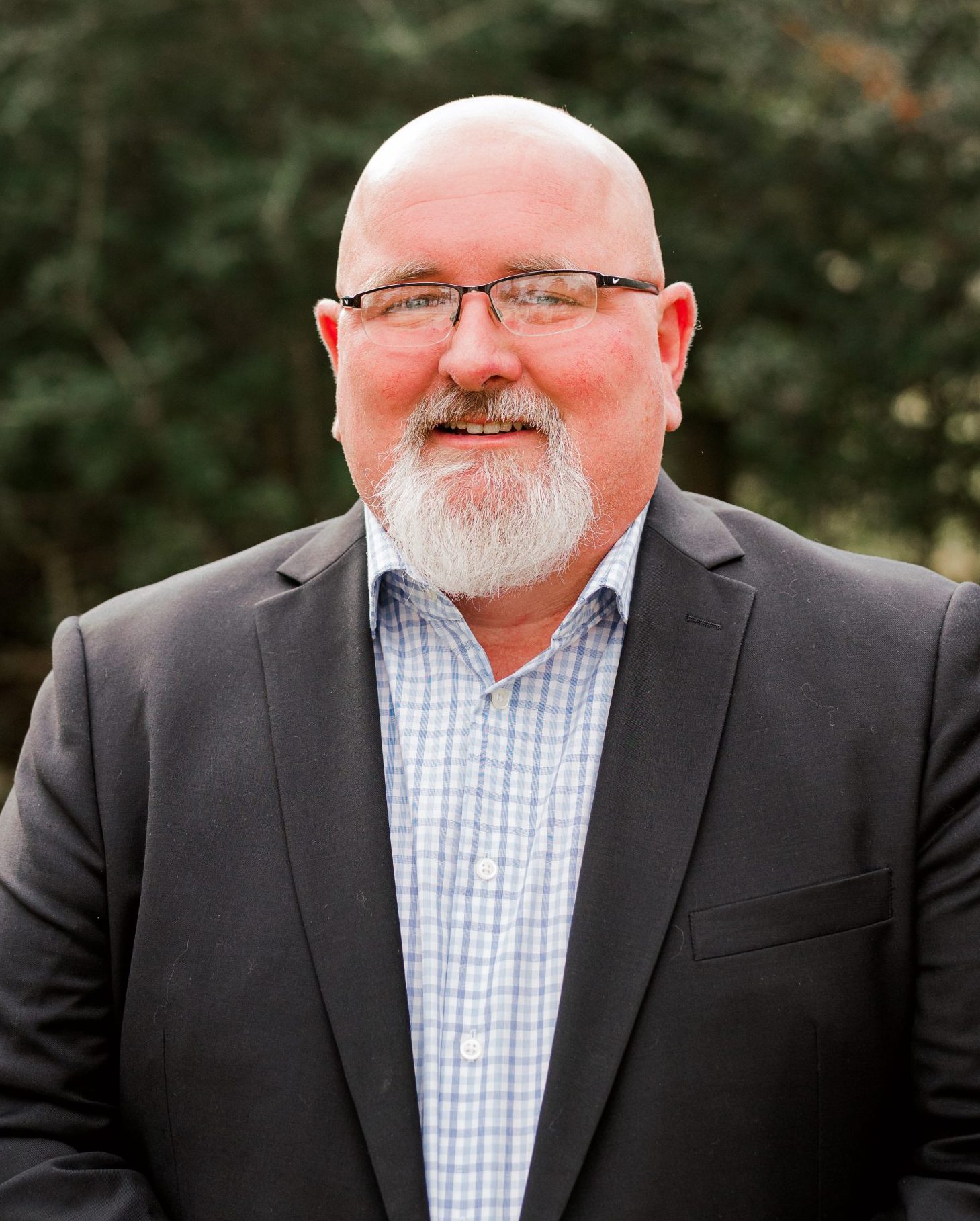 Jimmy Akin wearing a suit and tie